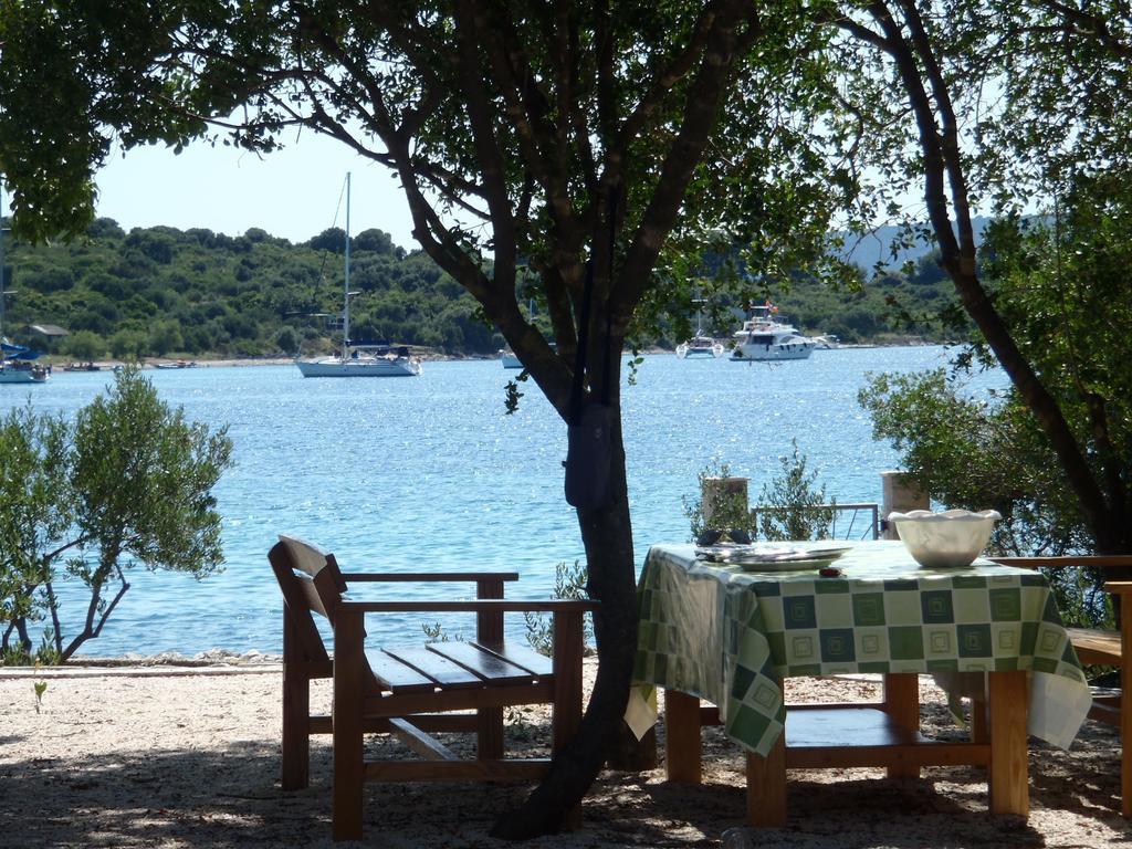 Holiday Batarelo โตรกีร์ ภายนอก รูปภาพ