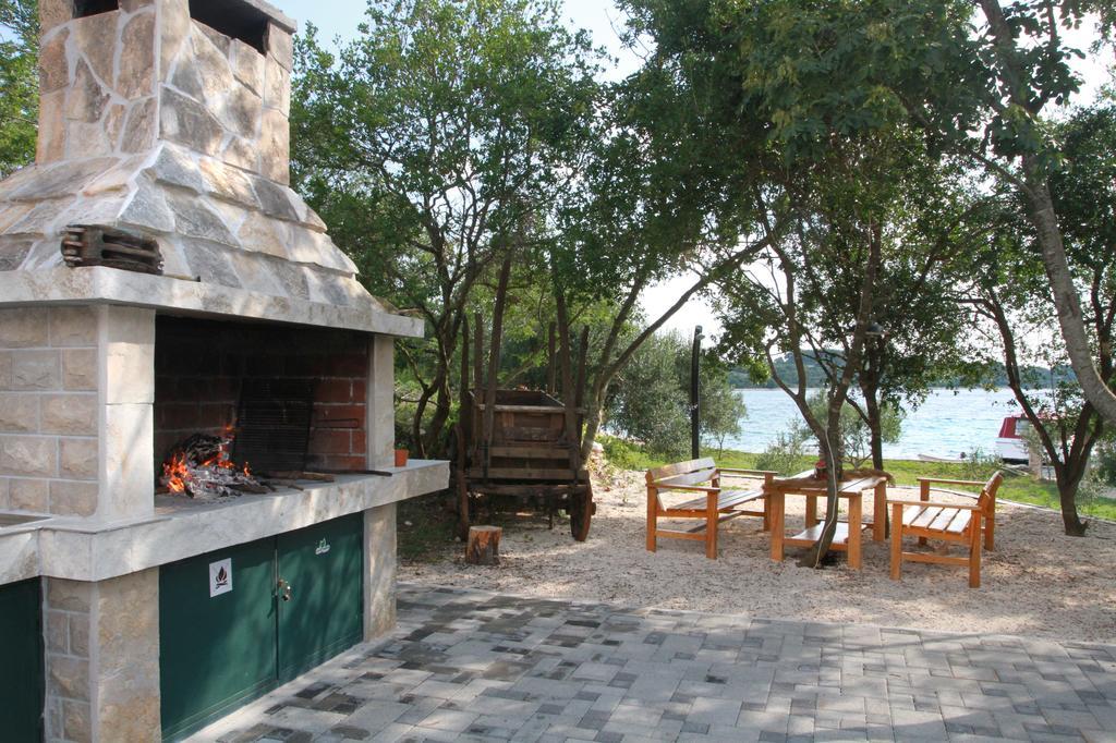 Holiday Batarelo โตรกีร์ ภายนอก รูปภาพ